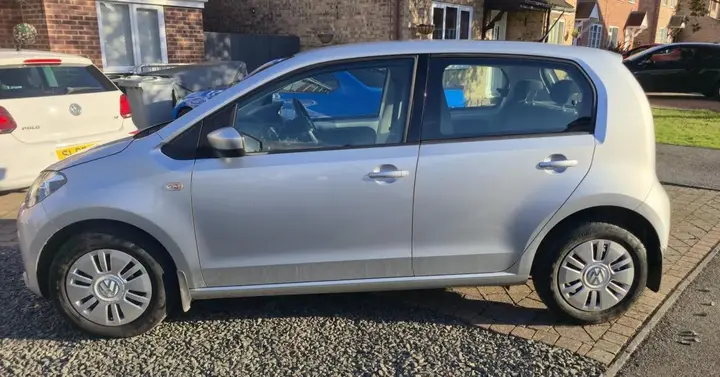 Volkswagen Up 2014 photo 2