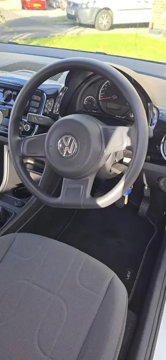 Volkswagen Up 2014 photo 5