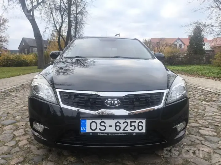 Kia Ceed 2010 photo 3