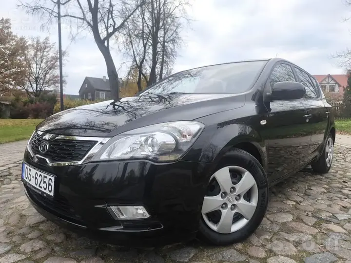 Kia Ceed 2010 photo 2