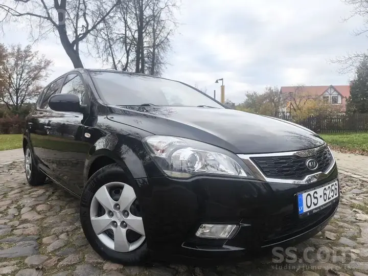 Kia Ceed 2010 photo 4