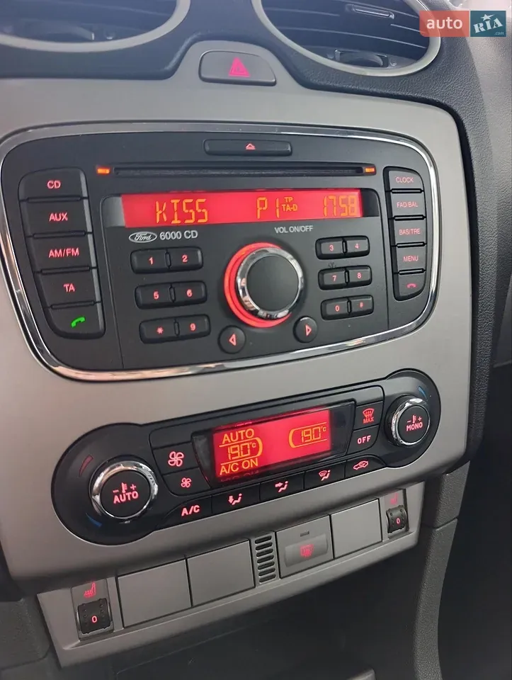 Ford Focus 2010 photo 3