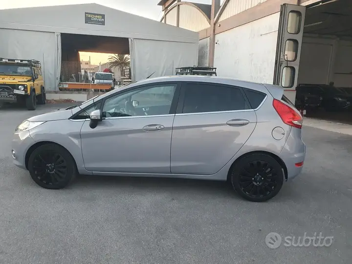 Ford Fiesta 2012 photo 3