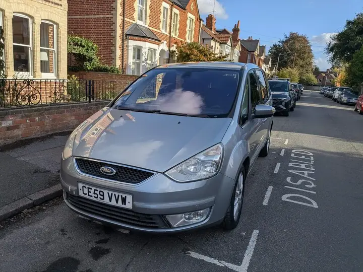 Ford Galaxy 2009 photo 2