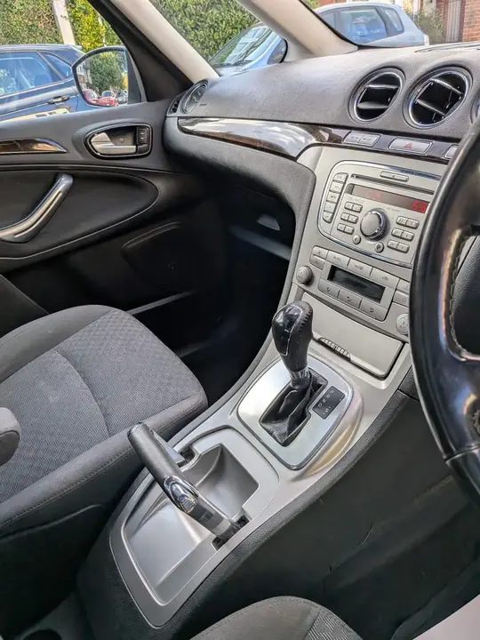 Ford Galaxy 2009 photo 5