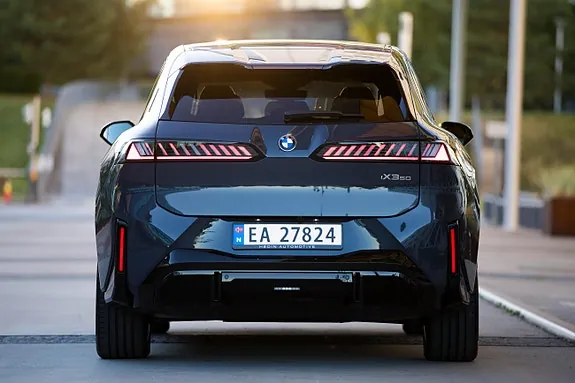 BMW Ix3 2026 photo 4