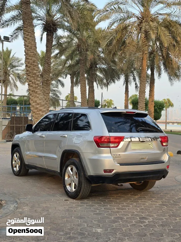Jeep Grand Cherokee 2011 photo 4