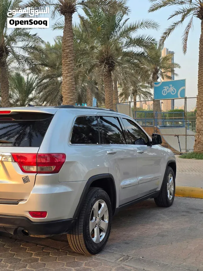 Jeep Grand Cherokee 2011 photo 3