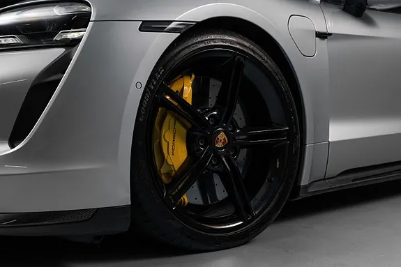 Porsche Taycan Turbo S 2020 photo 3