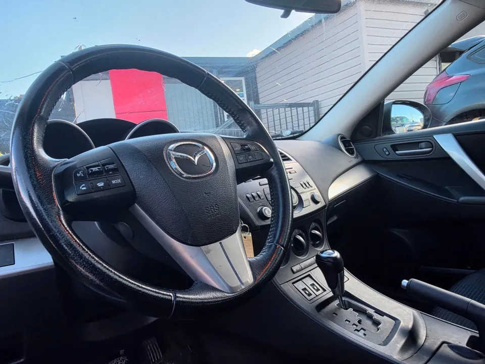 Mazda Mazda3 2012 photo 3