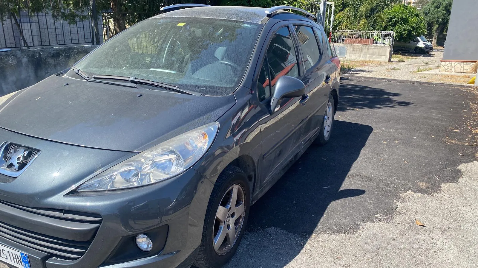 Peugeot 207 2010 photo 2