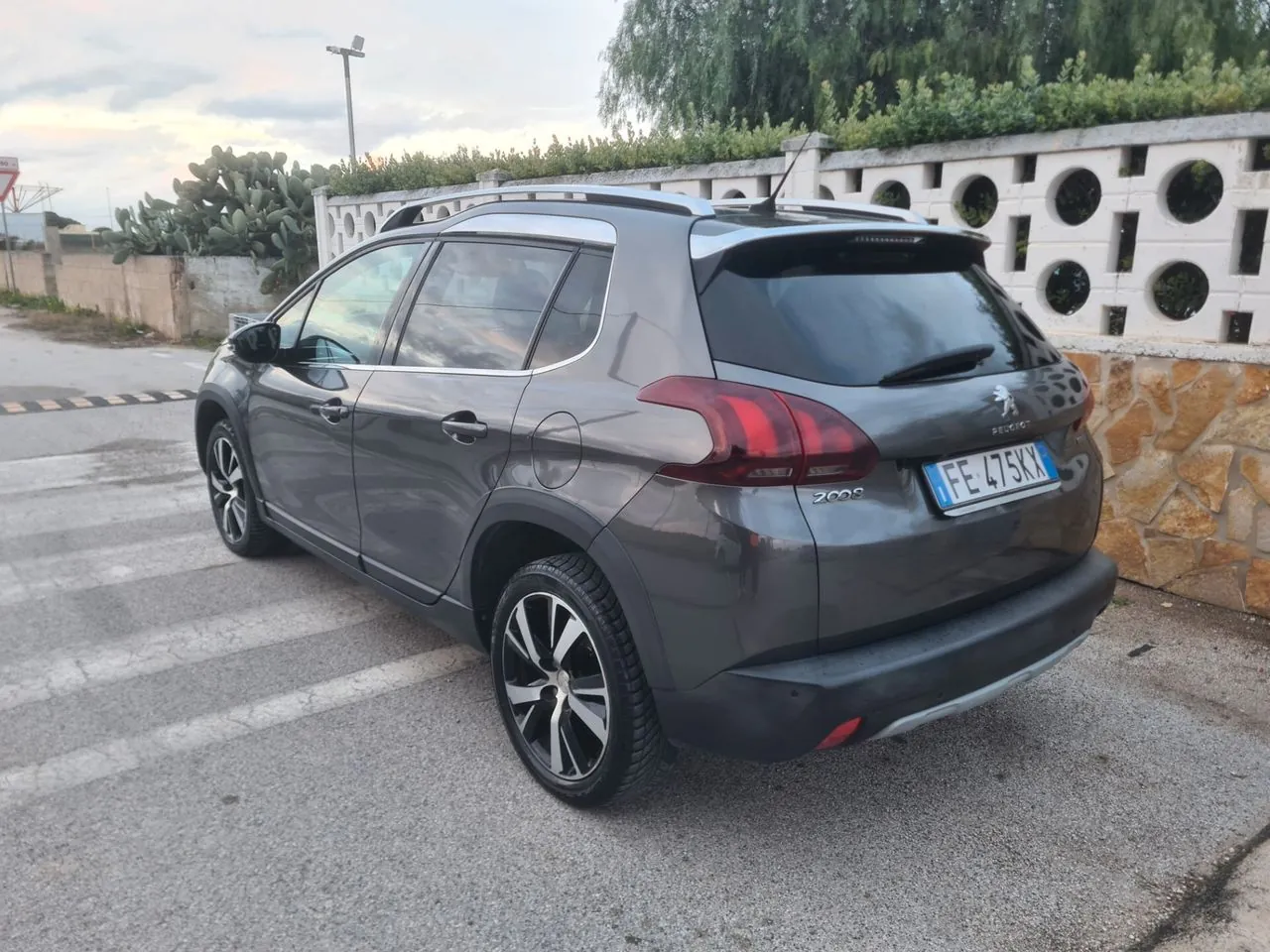 Peugeot 2008 2017 photo 3