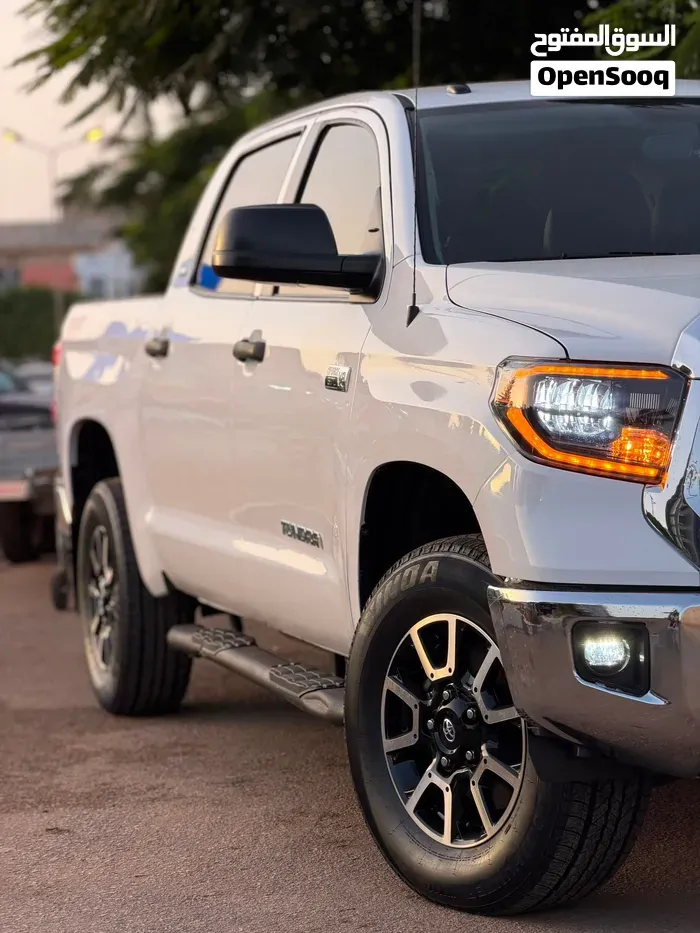 Toyota Tundra 2015 photo 2