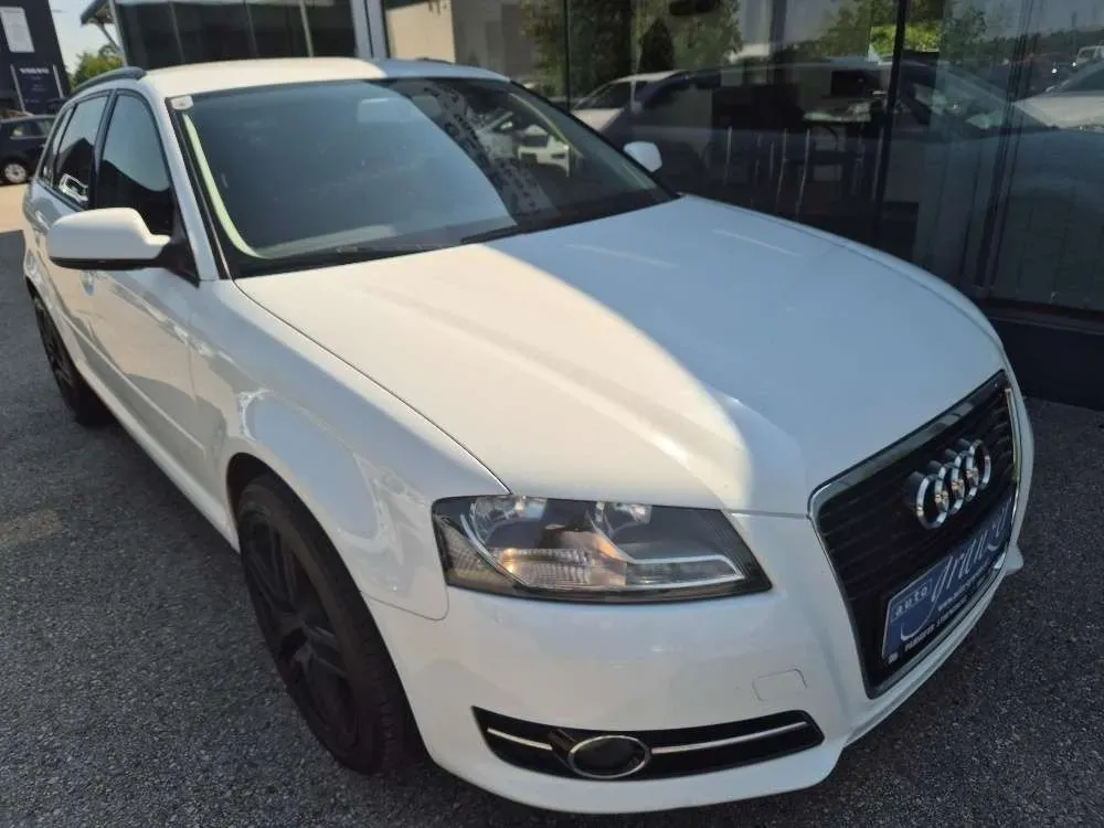 Audi A3 2011 photo 2