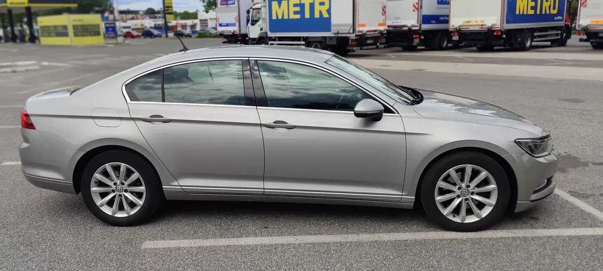 Volkswagen Passat 2016 photo 2