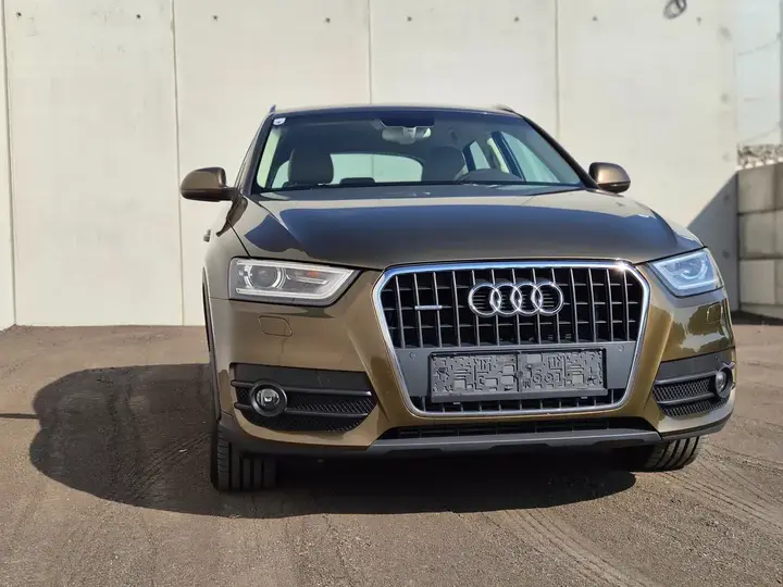 Audi Q3 2012 photo 2