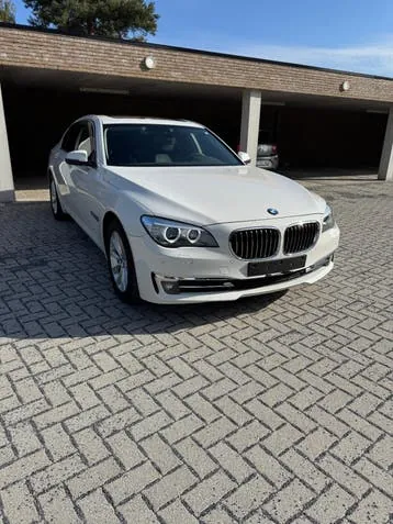BMW 740I