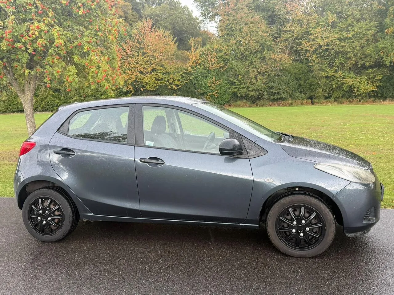 Mazda Mazda2 2010 photo 4