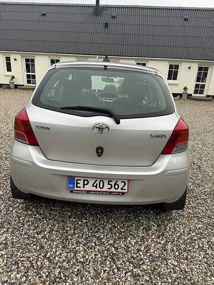 Toyota Yaris 2010 photo 5