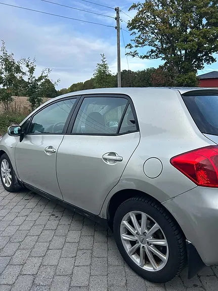 Toyota Auris 2008 photo 3