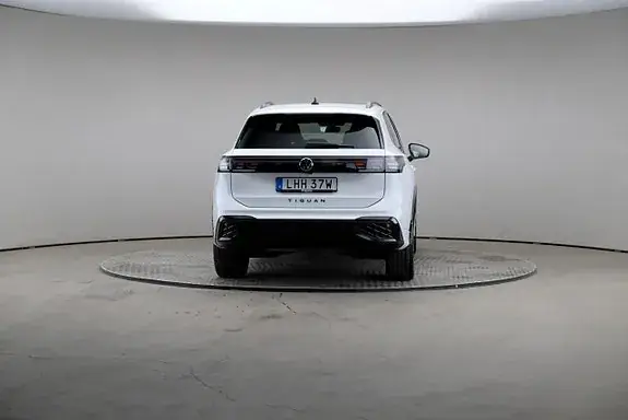 Volkswagen Tiguan 2025 photo 2