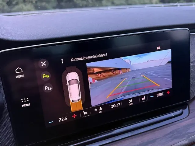Skoda Octavia Combi 2022 photo 2