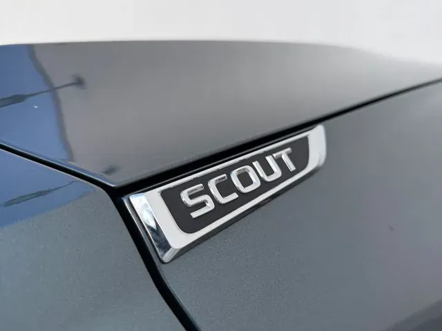 Skoda Octavia Combi 2022 photo 3
