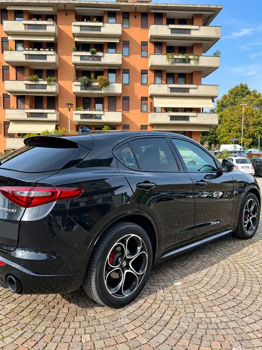 Alfa Romeo Stelvio 2022 photo 2