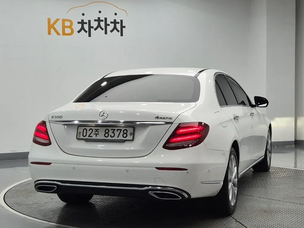 Mercedes-Benz E-Class 2017 photo 3