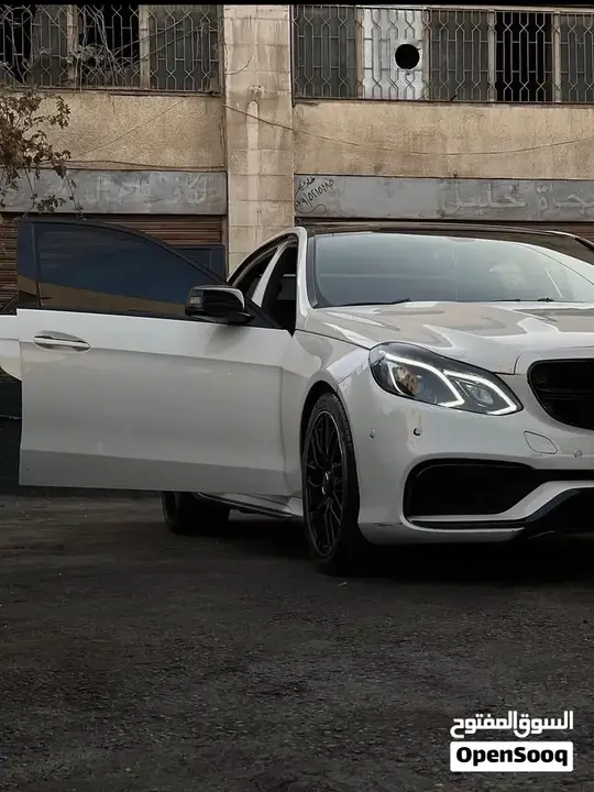 Mercedes-Benz E 200 2010 photo 2