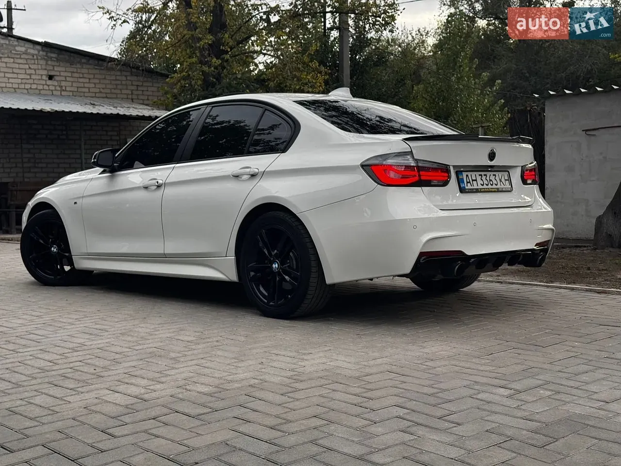 BMW 3 Series 2015 photo 3