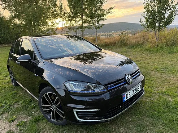 Volkswagen Golf 2017 photo 2