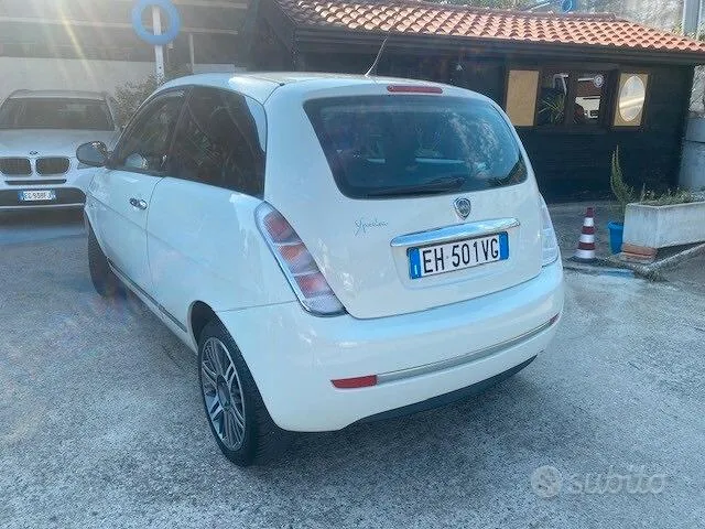 Lancia Ypsilon 2011 photo 2