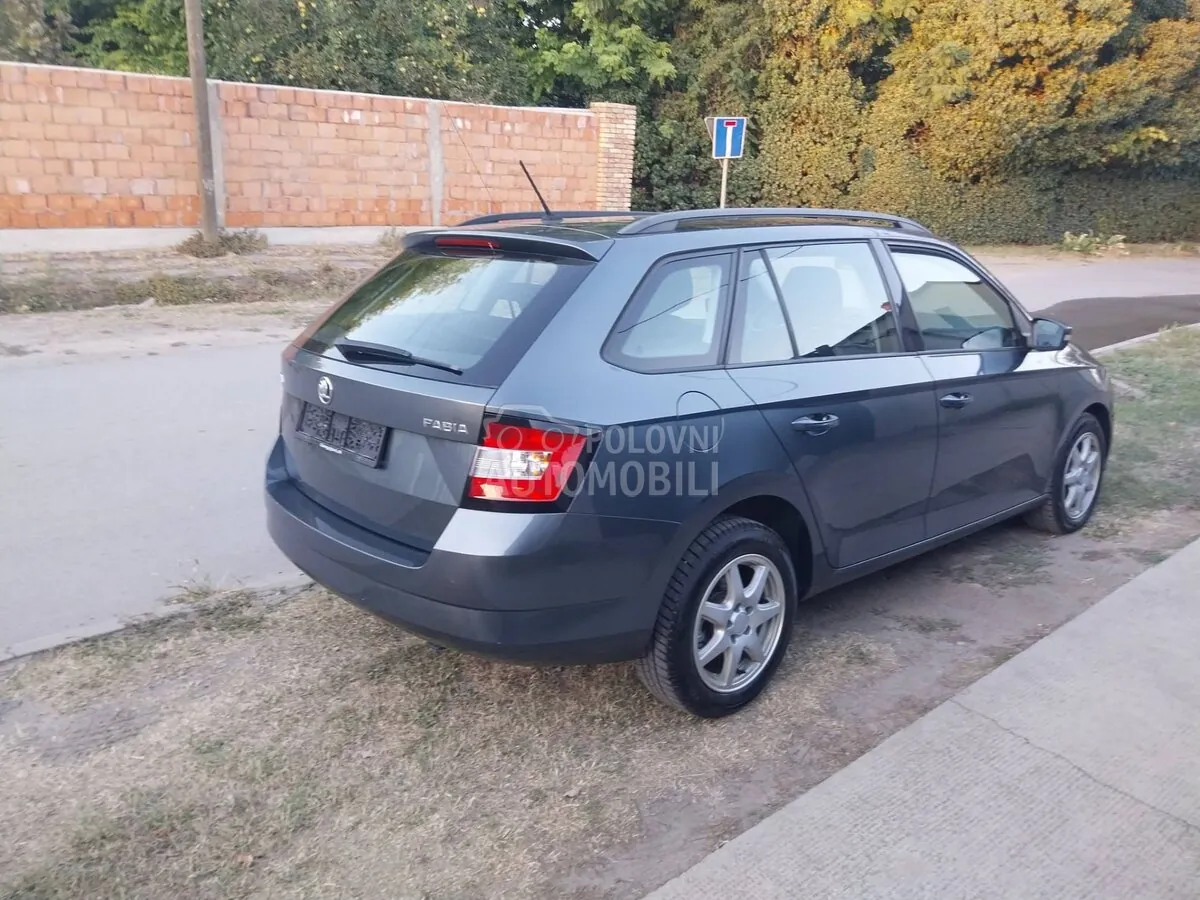 Skoda Fabia 2015 photo 3