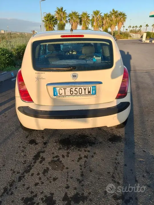 Lancia Ypsilon
