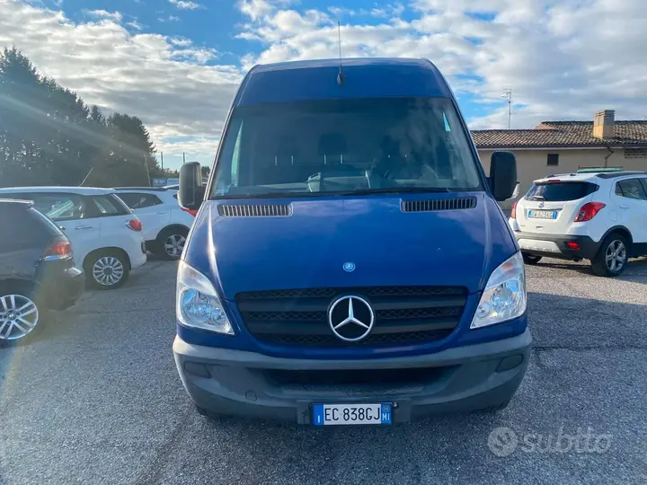 Mercedes-Benz Sprinter 2010 photo 2