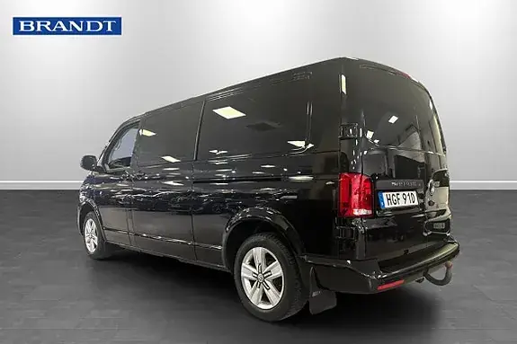 Volkswagen Transporter 2023 photo 2