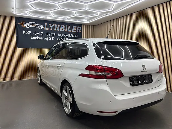 Peugeot 308 2015 photo 3