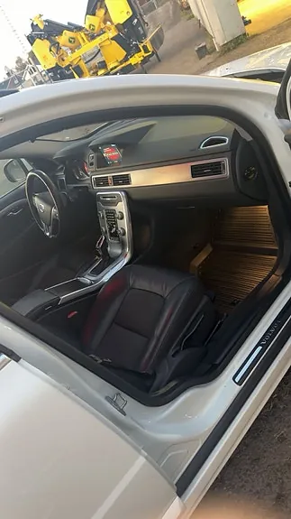 Volvo V70 2015 photo 2