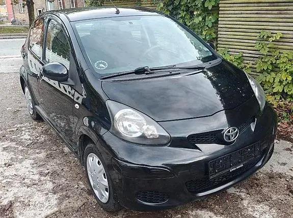 Toyota Aygo 2011 photo 2