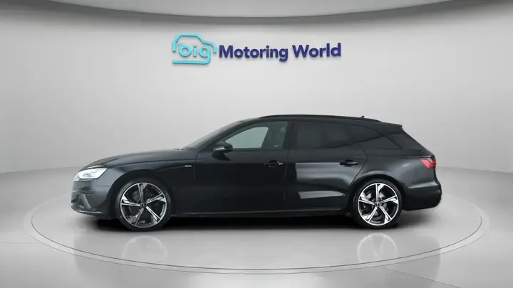 Audi A4 Avant 2023 photo 5