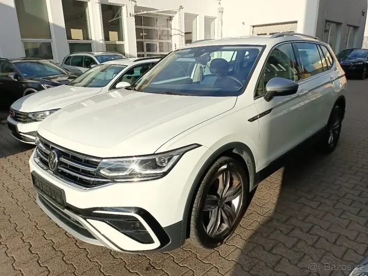 Volkswagen Tiguan Allspace 2023 photo 2