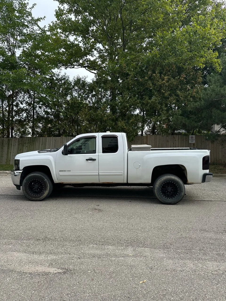 Chevrolet Silverado 2500Hd 2011 photo 4