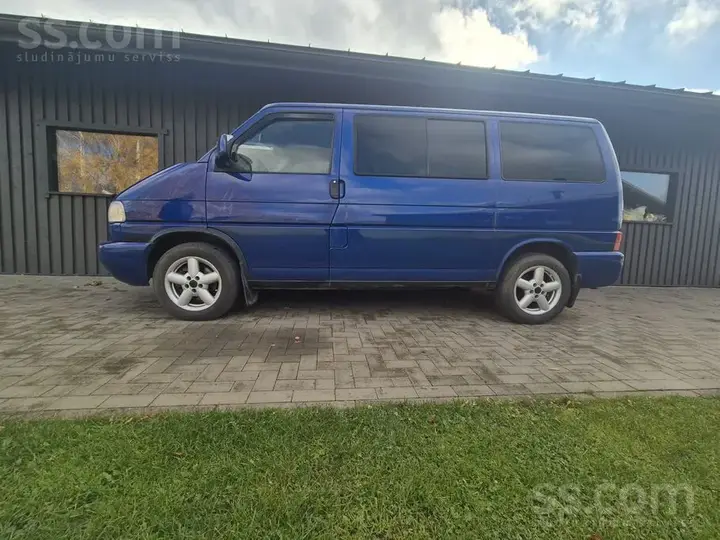 Volkswagen Multivan 2000 photo 2