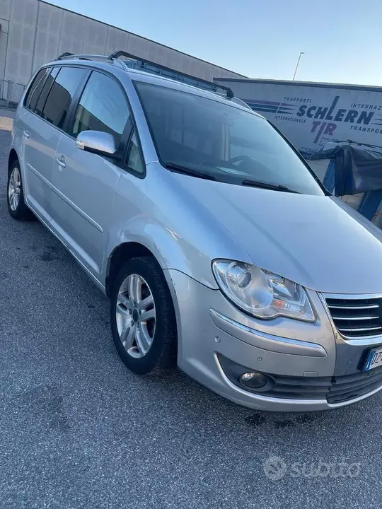 Volkswagen Touran 2009 photo 3