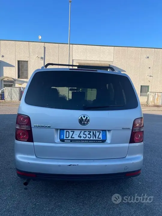 Volkswagen Touran 2009 photo 5