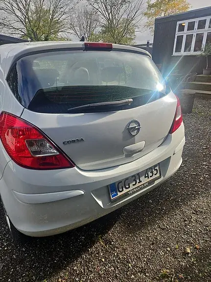 Opel Corsa 2011 photo 3