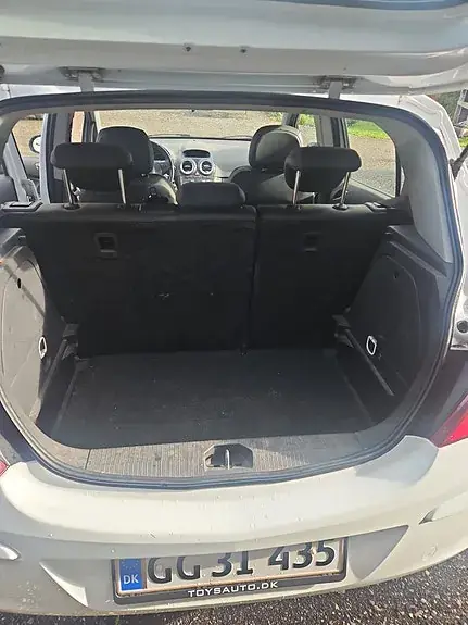 Opel Corsa 2011 photo 4