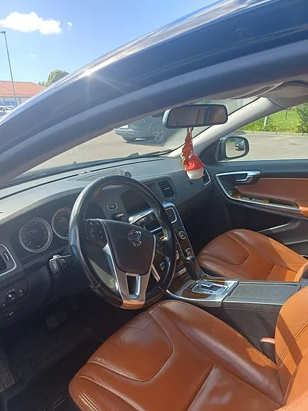 Volvo S60 2011 photo 3