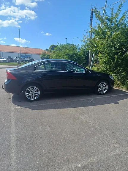 Volvo S60 2011 photo 2